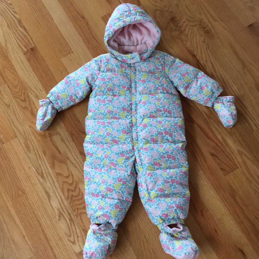 New Gap snowsuit 12-18 months